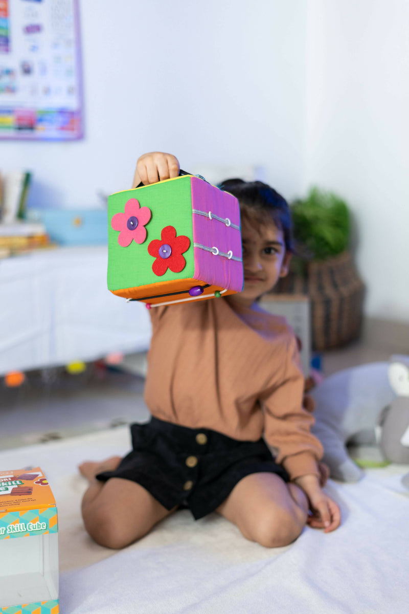 Montesorri Motor Skill Cube