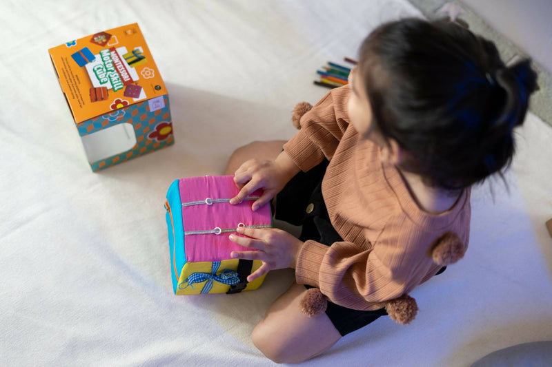 Montesorri Motor Skill Cube