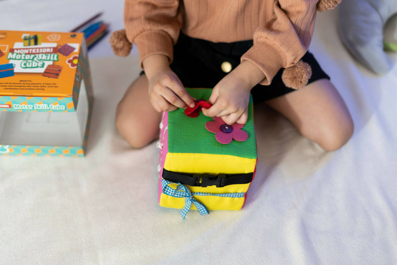 Montesorri Motor Skill Cube