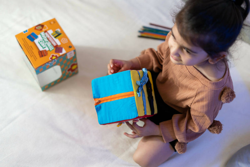 Montesorri Motor Skill Cube